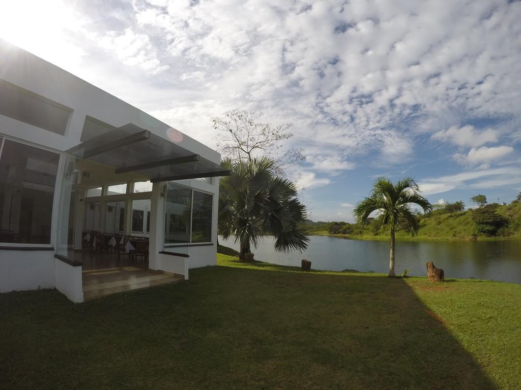 Hotel Vista Lago Santiago Exterior photo