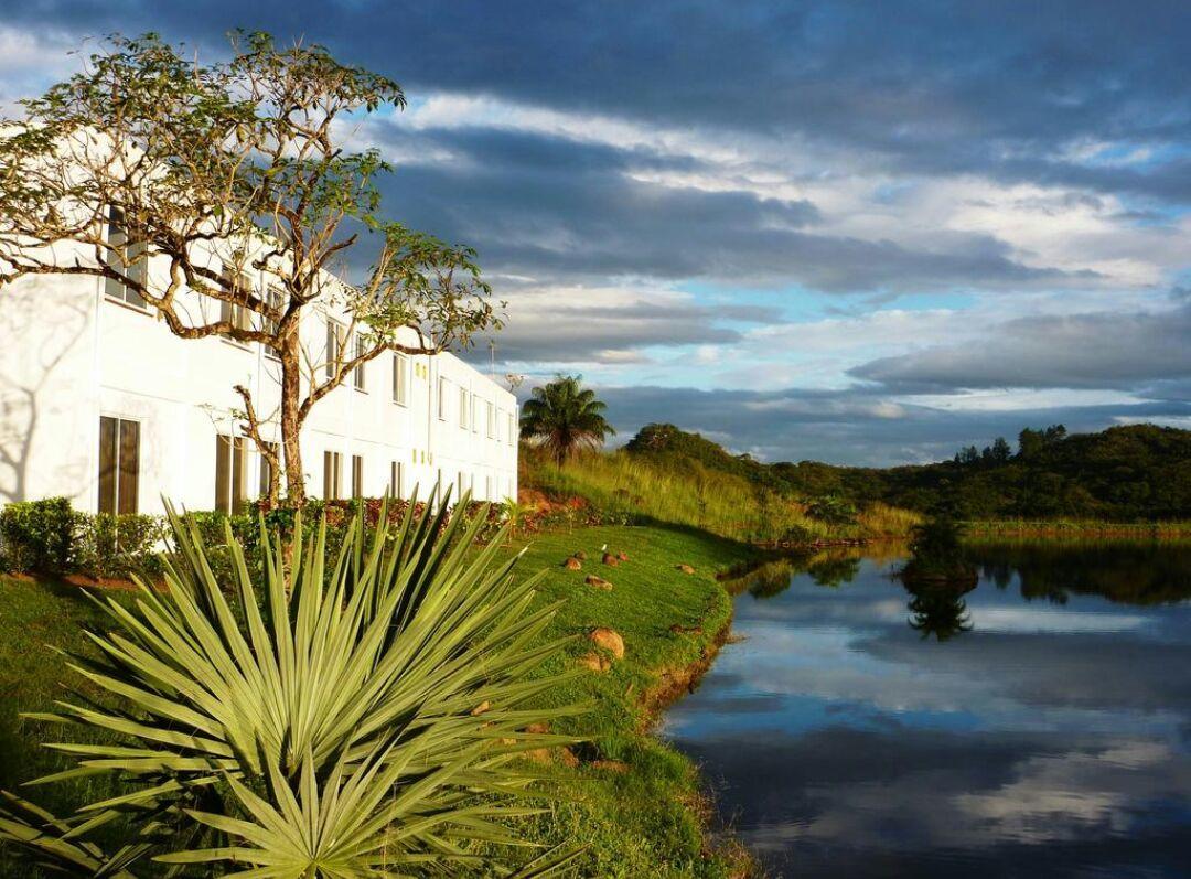 Hotel Vista Lago Santiago Exterior photo